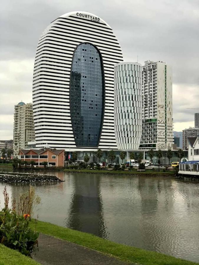 Apartamento Sea Breeze In Batumi Exterior foto