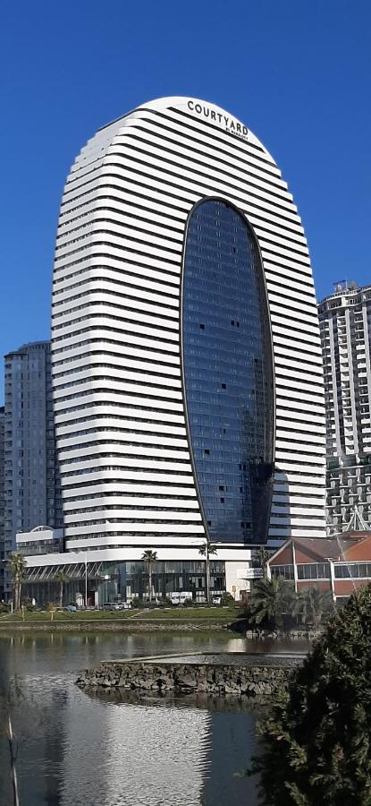 Apartamento Sea Breeze In Batumi Exterior foto
