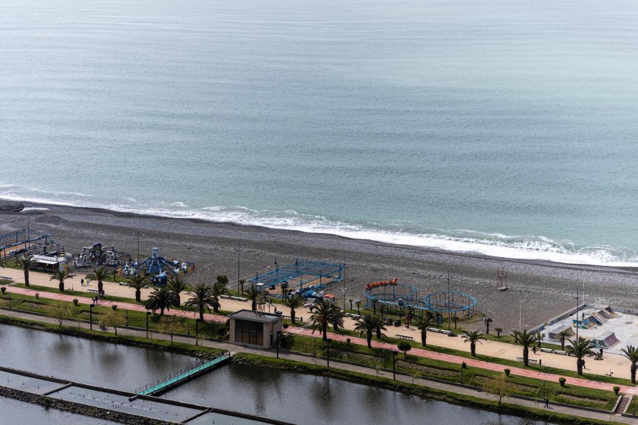 Apartamento Sea Breeze In Batumi Exterior foto
